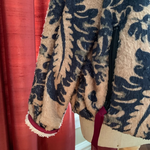 Patterned Fleece Jacket - Picture 2 of 4